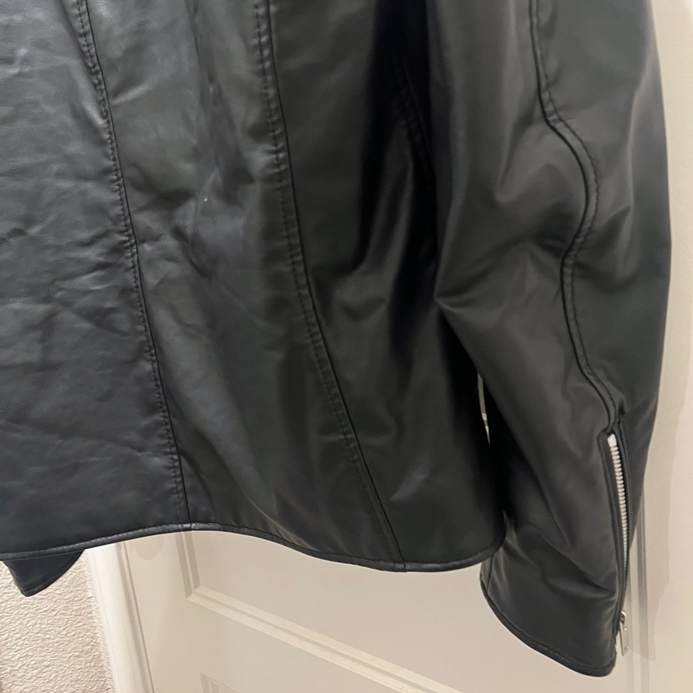 UNIQLO Faux Leather Biker Jacket – Black, Size Medium - Picture 8 of 9